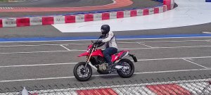 Okruhové testování Hypermotard 698 Mono